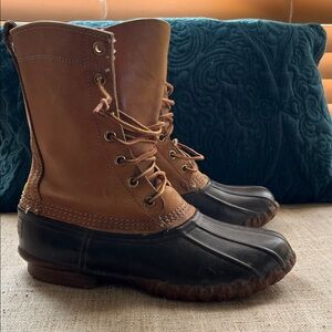 Women’s LL Bean boots sz 7 (I wear between a 7.5 & 8 in shoes and these fit).
